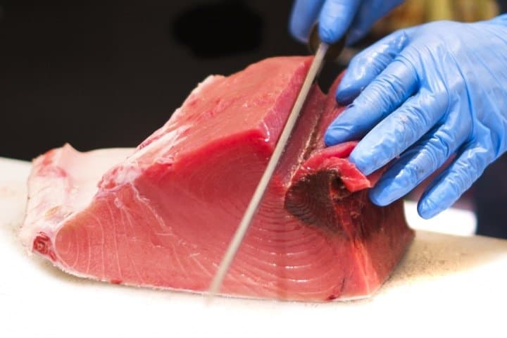 L’arte di sporzionare un tonno