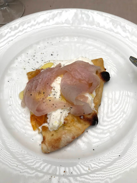 Pizza Gourmet con carpaccio di ricciola