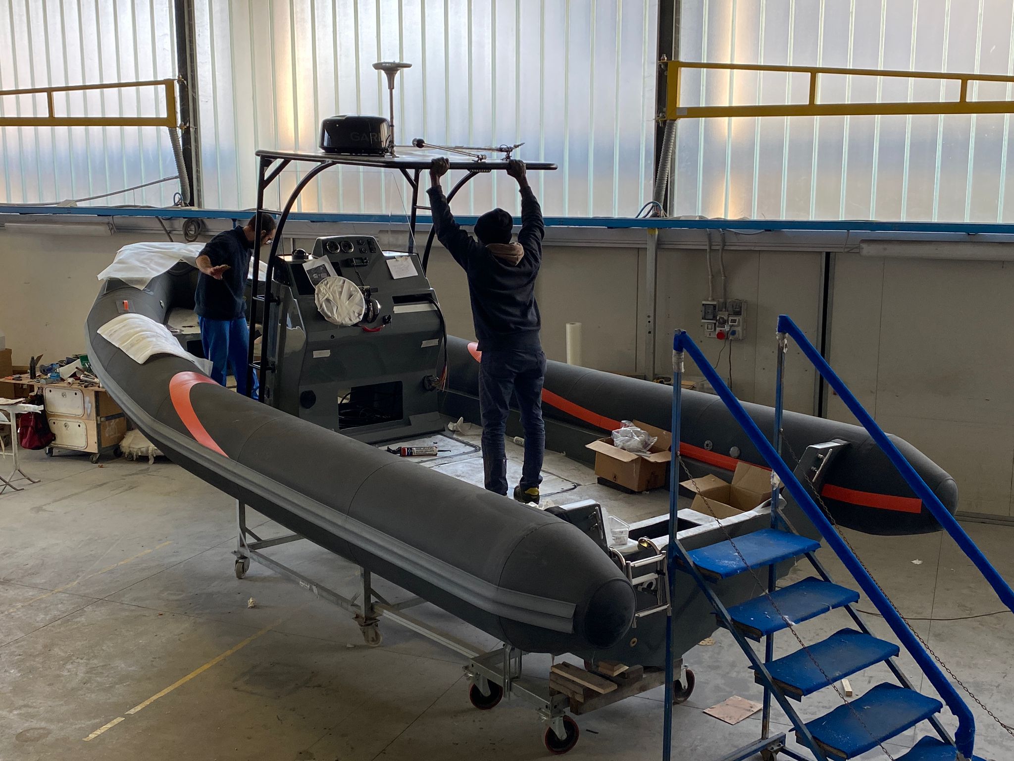 Realizzare un battello da pesca: ARREDI DI COPERTA